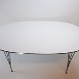 Fritz Hansen B613 super-elliptical dining table