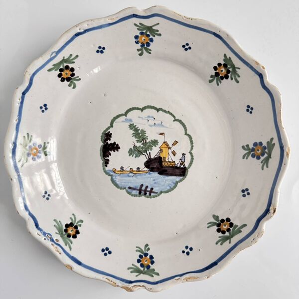 Assiette en Faïence de Nevers du XVIIIe Siècle   Moulin à Vent et Rivière