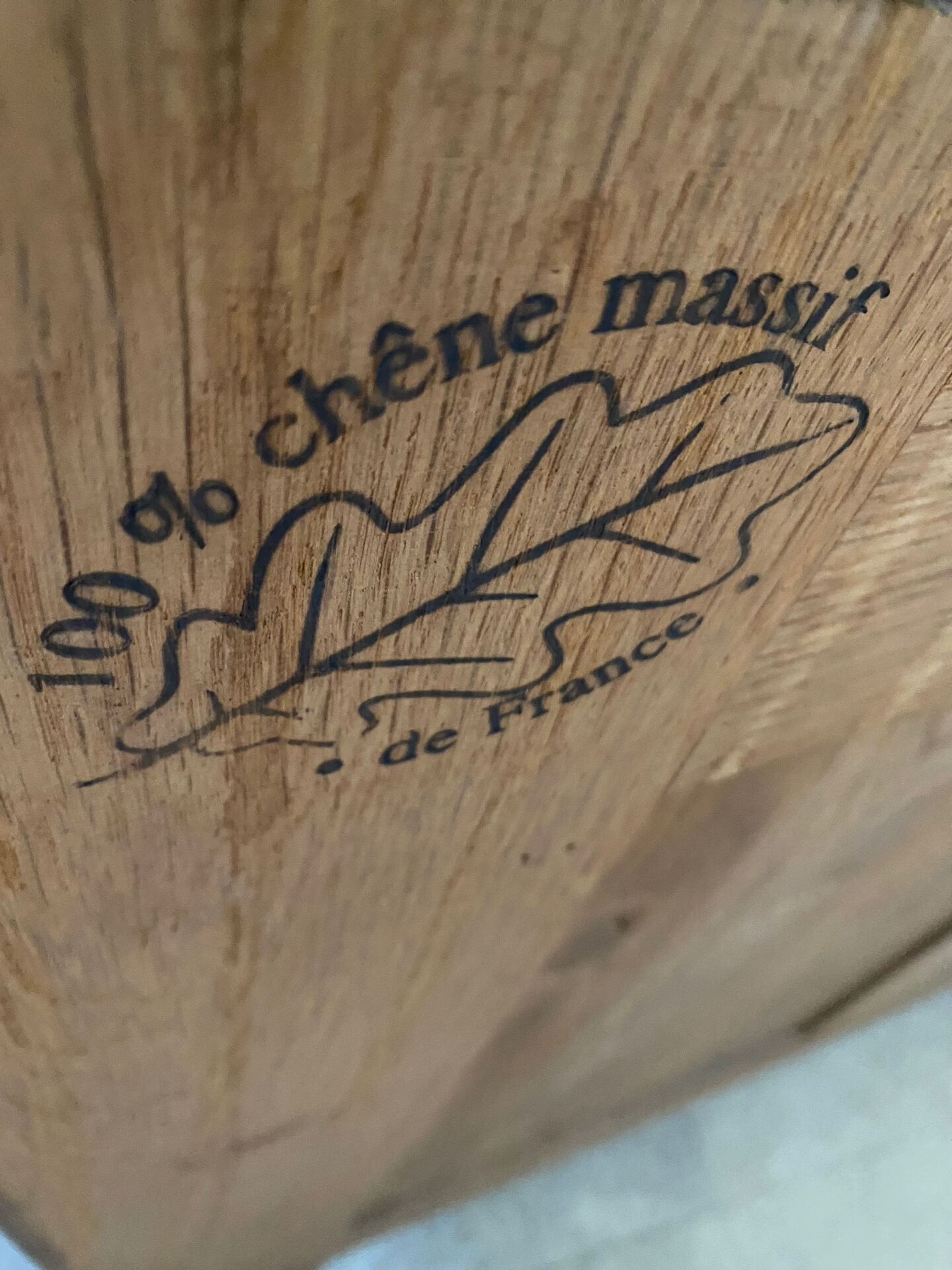 Solid oak chest of drawers