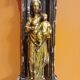 Stèle murale avec statue de la vierge