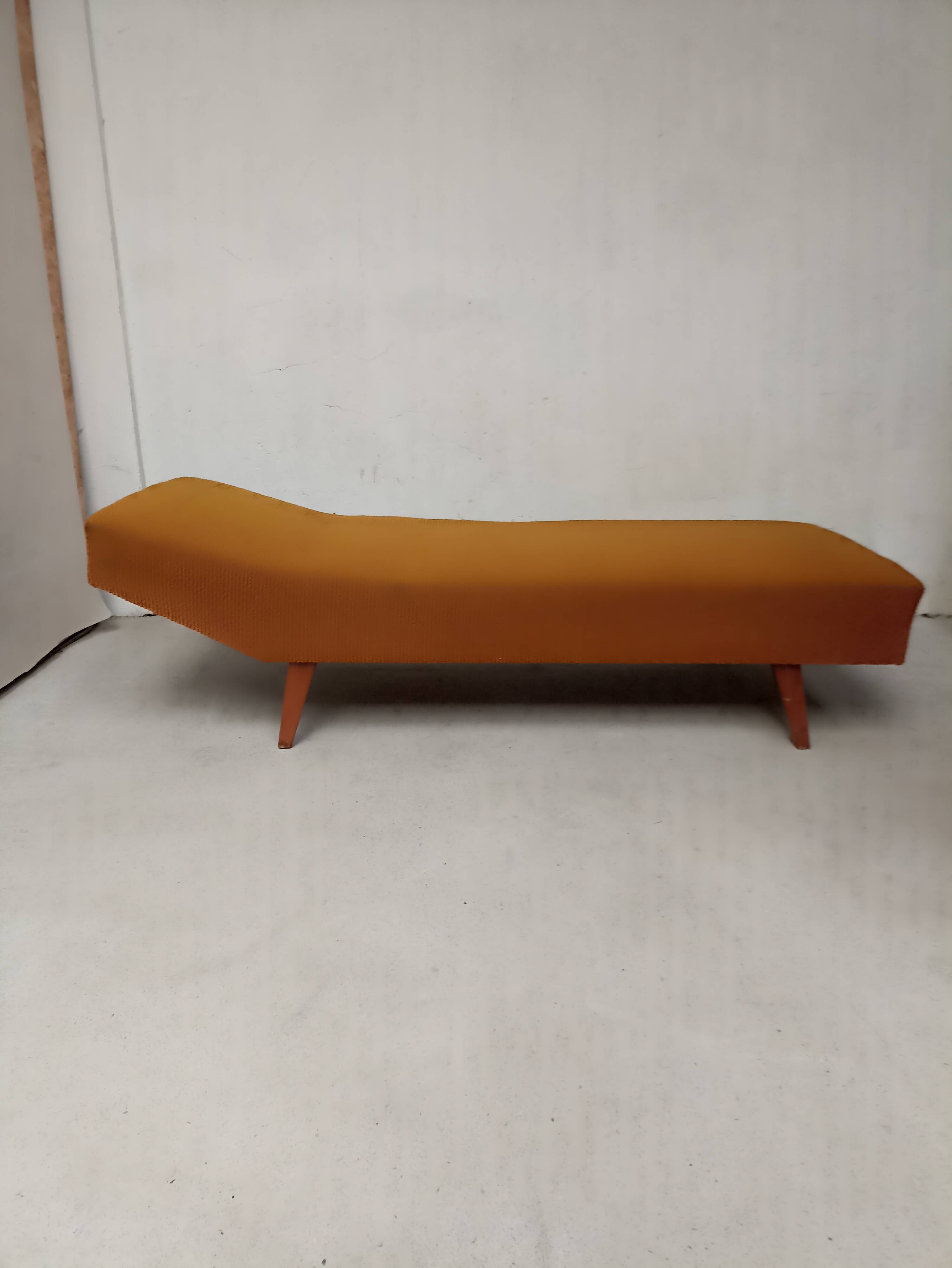 Vintage chaise longue daybed