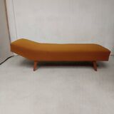 Vintage chaise longue daybed