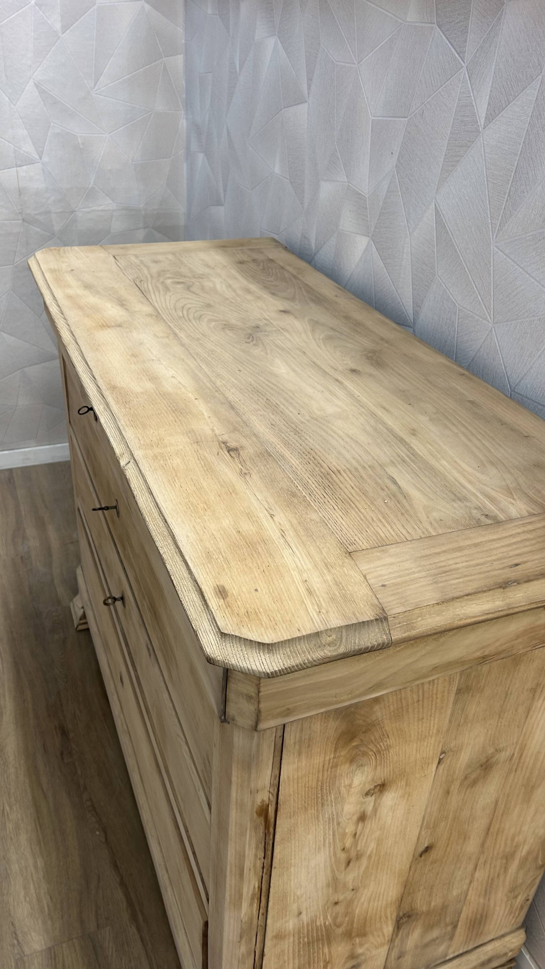 Grande commode ancienne bois massif aérogommé