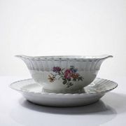 Bernardaud sauceboat Limoges porcelain with floral decoration from the 1920s to 1950s.