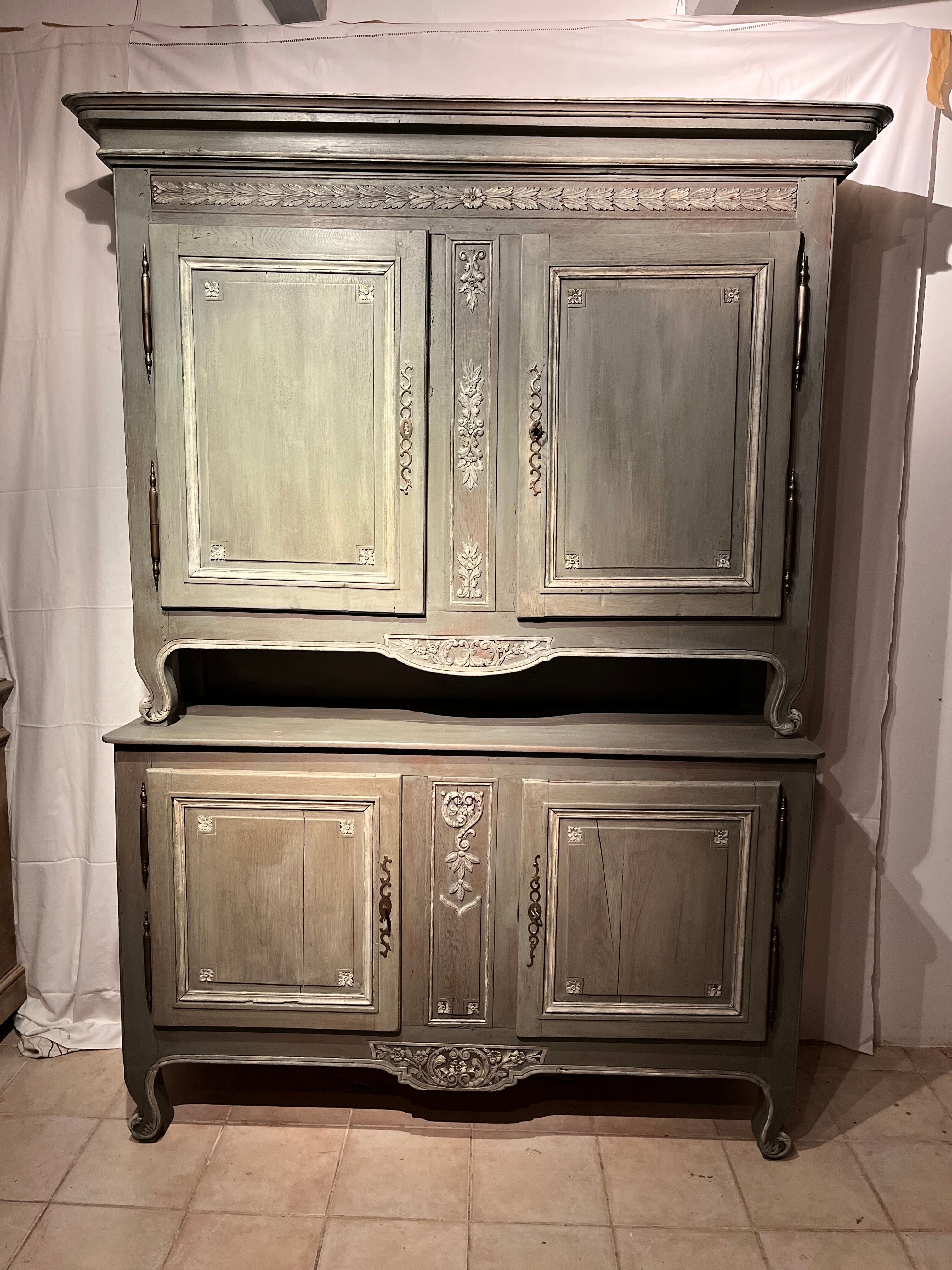 Buffet Louis XV patinated