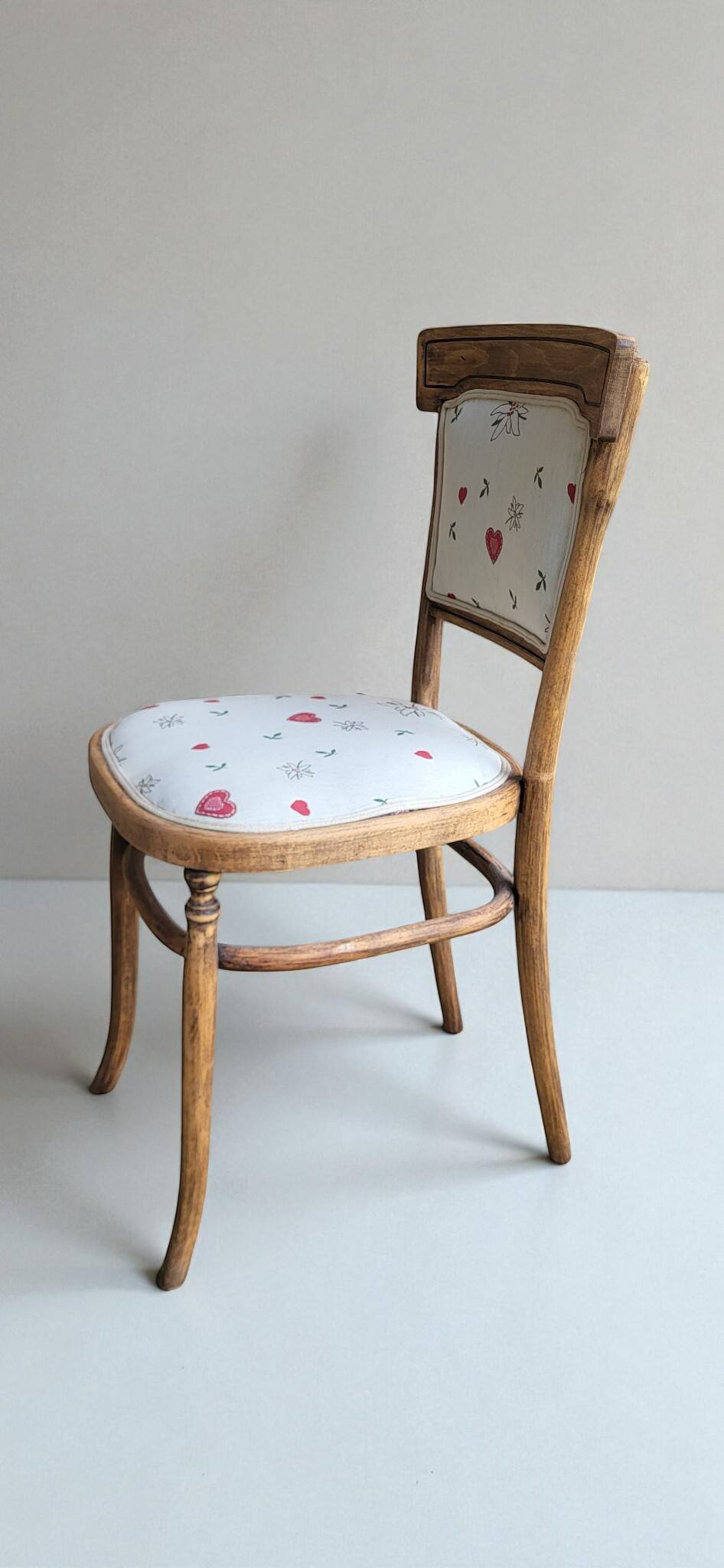 Mundus Vienna Austria Bentwood Living Room