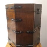 Coffre octogonal en bois et métal, Asie