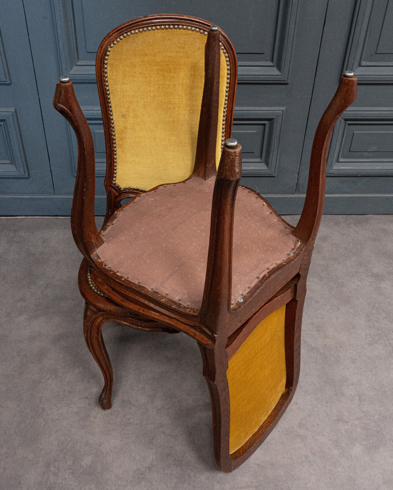 Suite of 6 Louis XV style chairs in walnut nineteenth yellow velvet