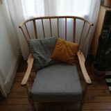 Wide range chair