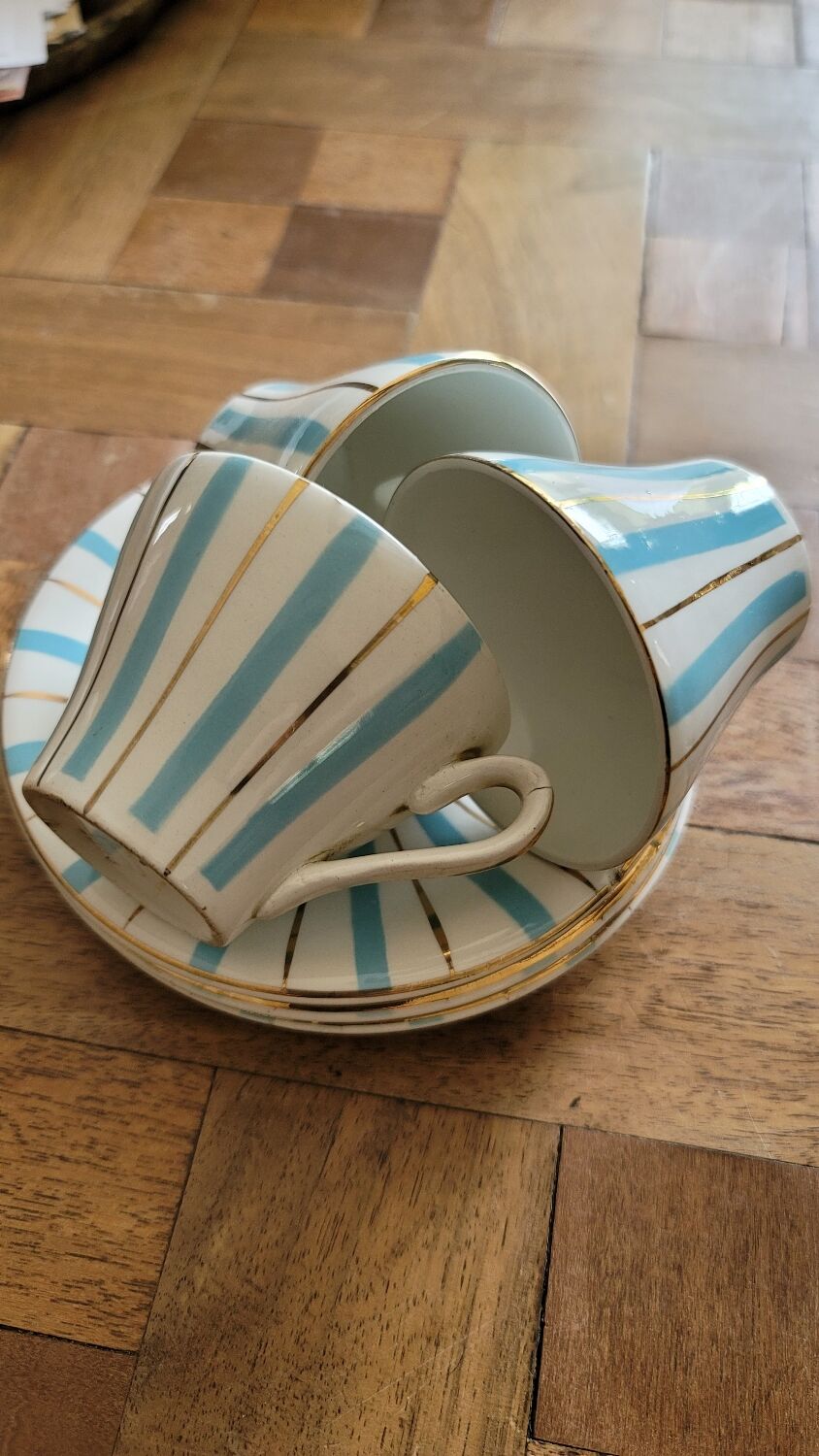 3 cups and digoin cups