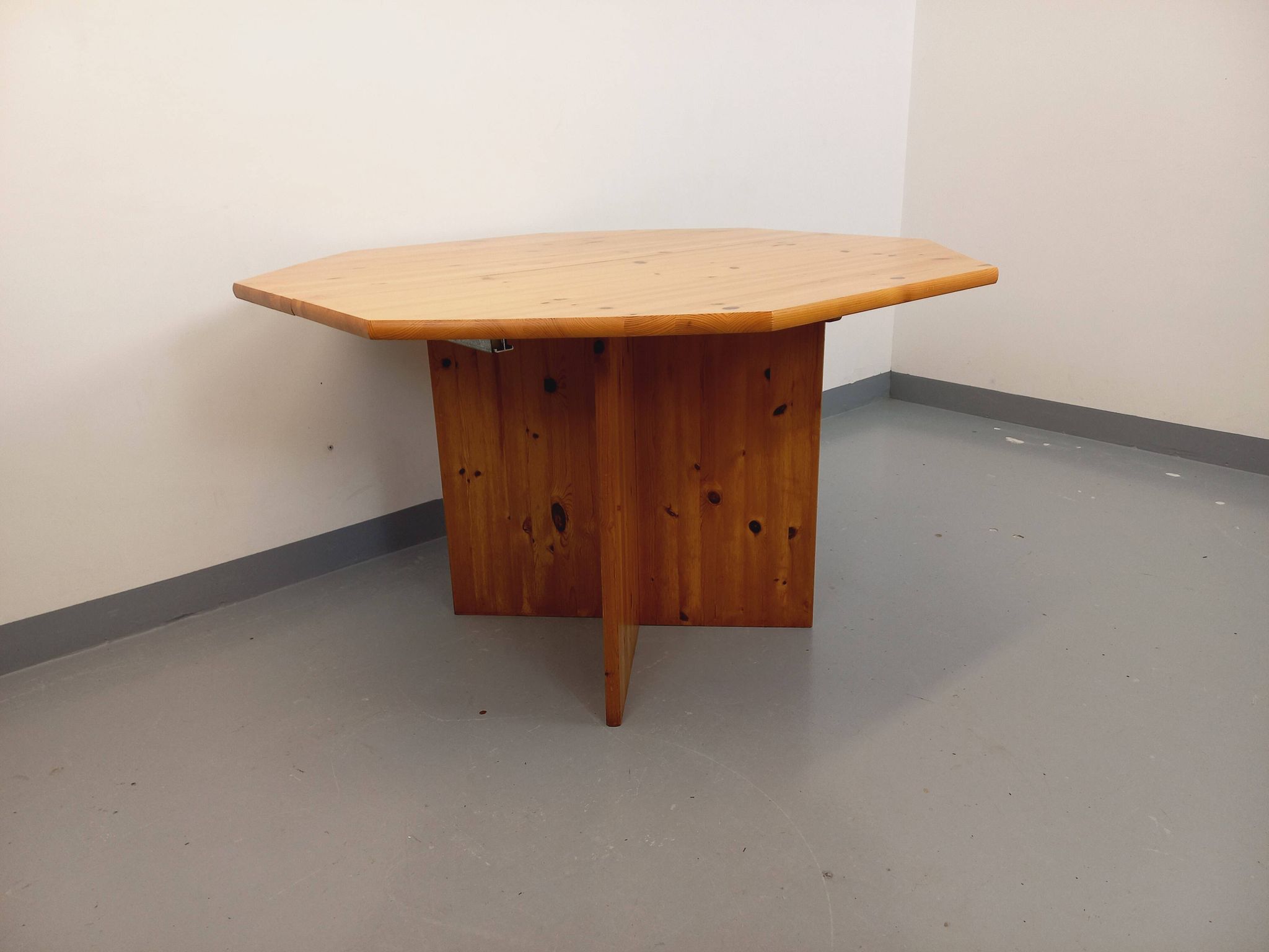 Table à manger octogonale vintage des années 80 en pin avec rallonge