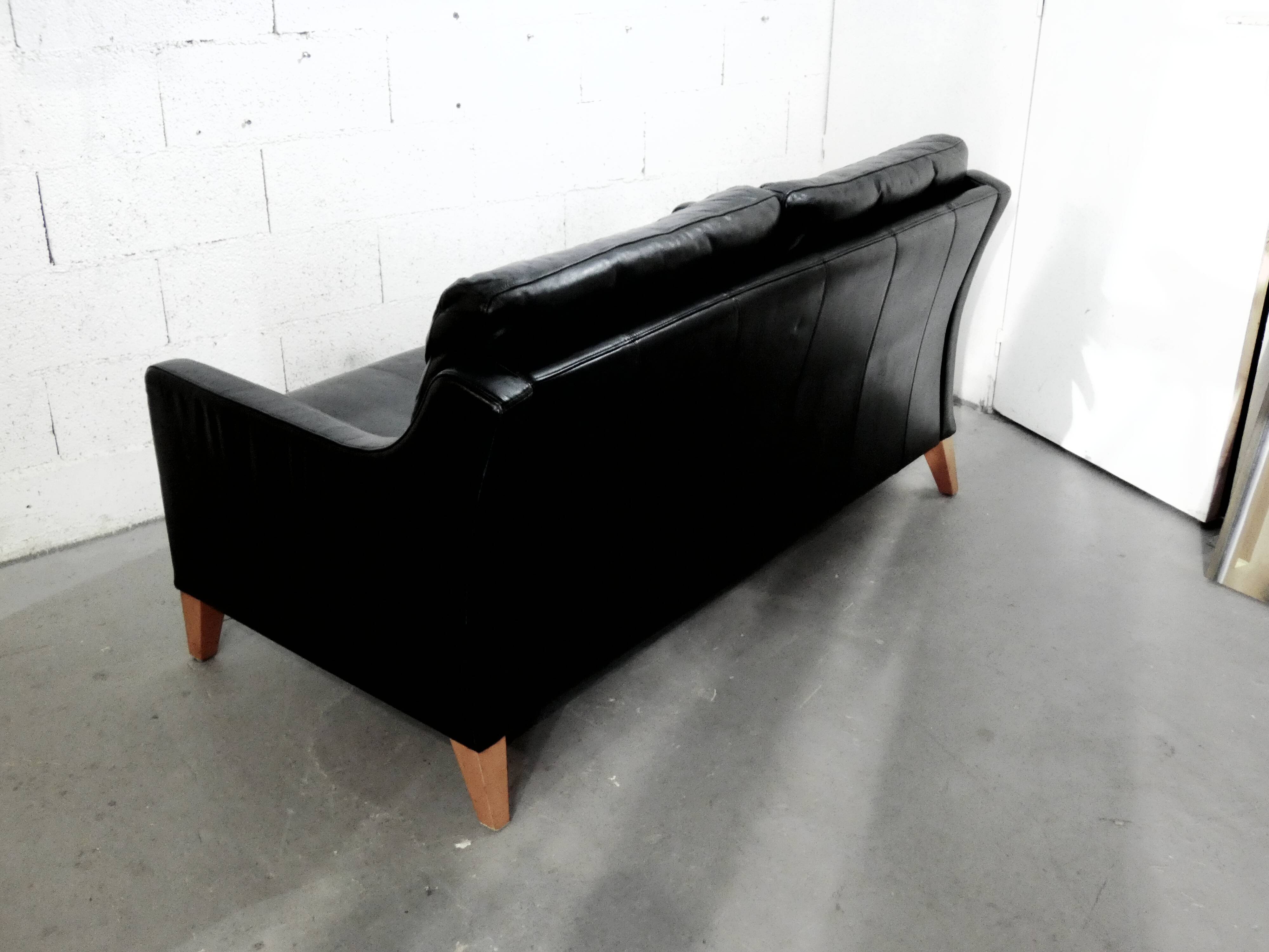 2-seater Scandinavian leather sofa 1970s