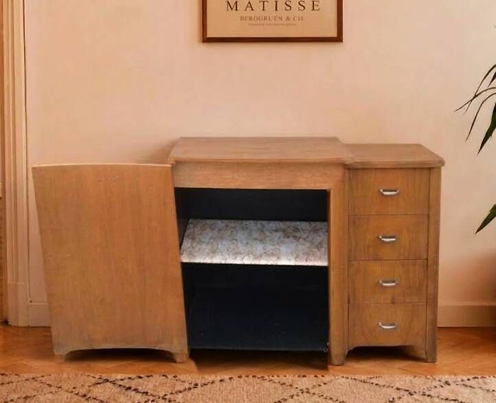 Small retro buffet
