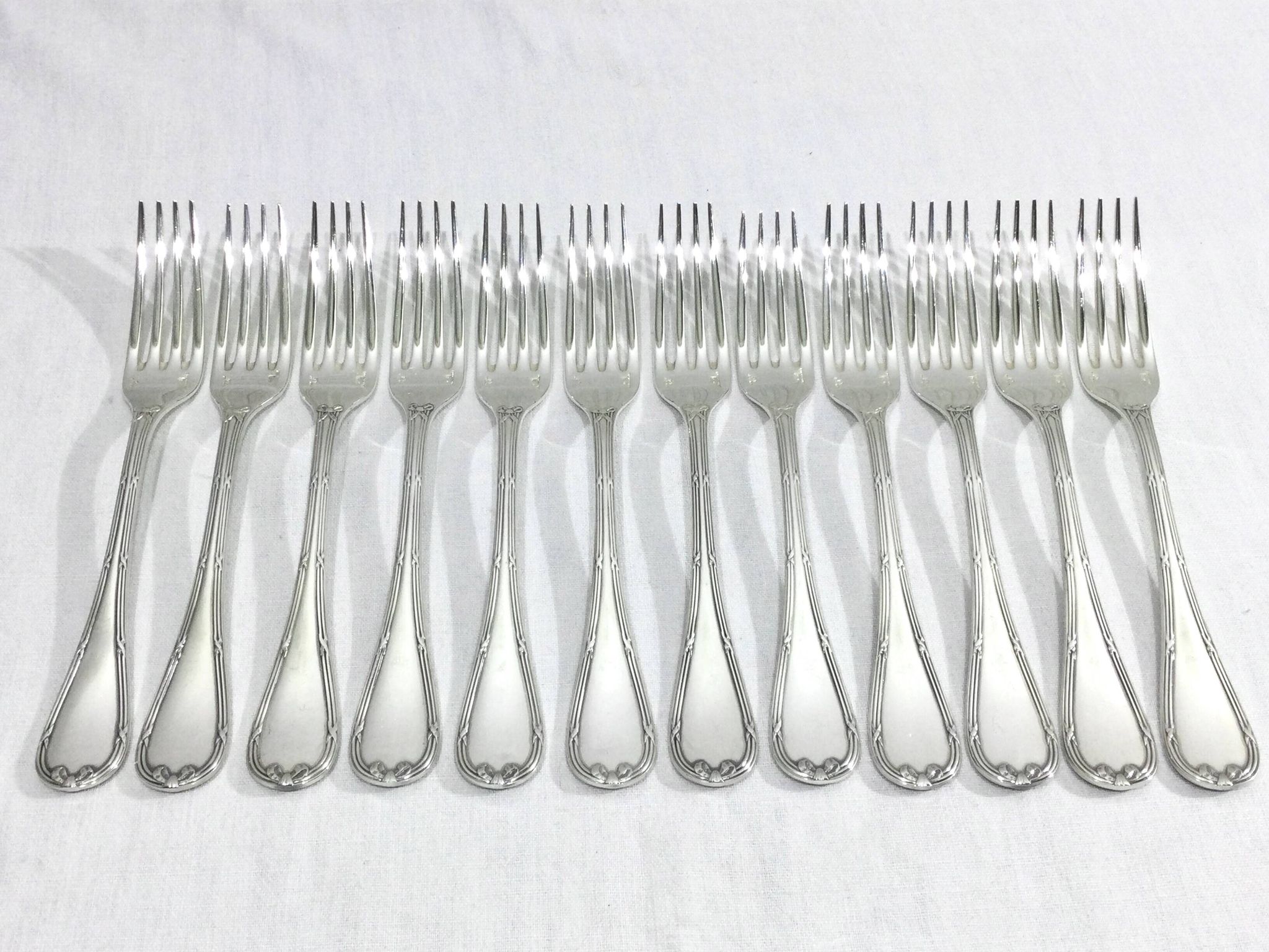 Christofle - Ménagère 61 pièces Rubans Croisés Métal Argenté