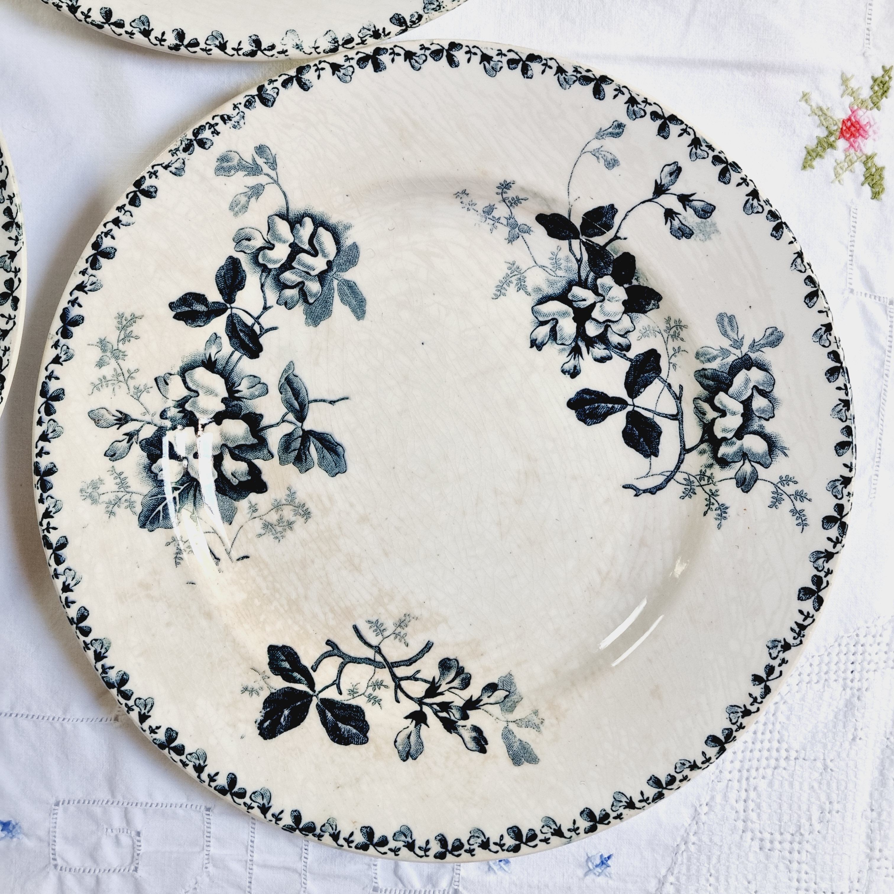 Set of 6 flat plates Moulin des Loups