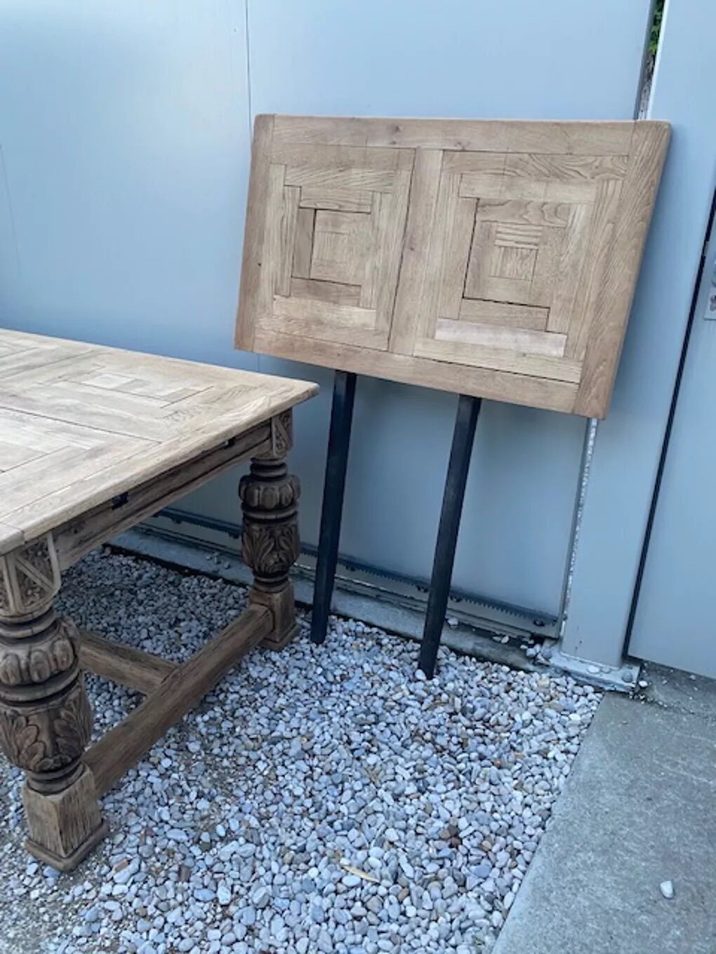 Extendable monastery table