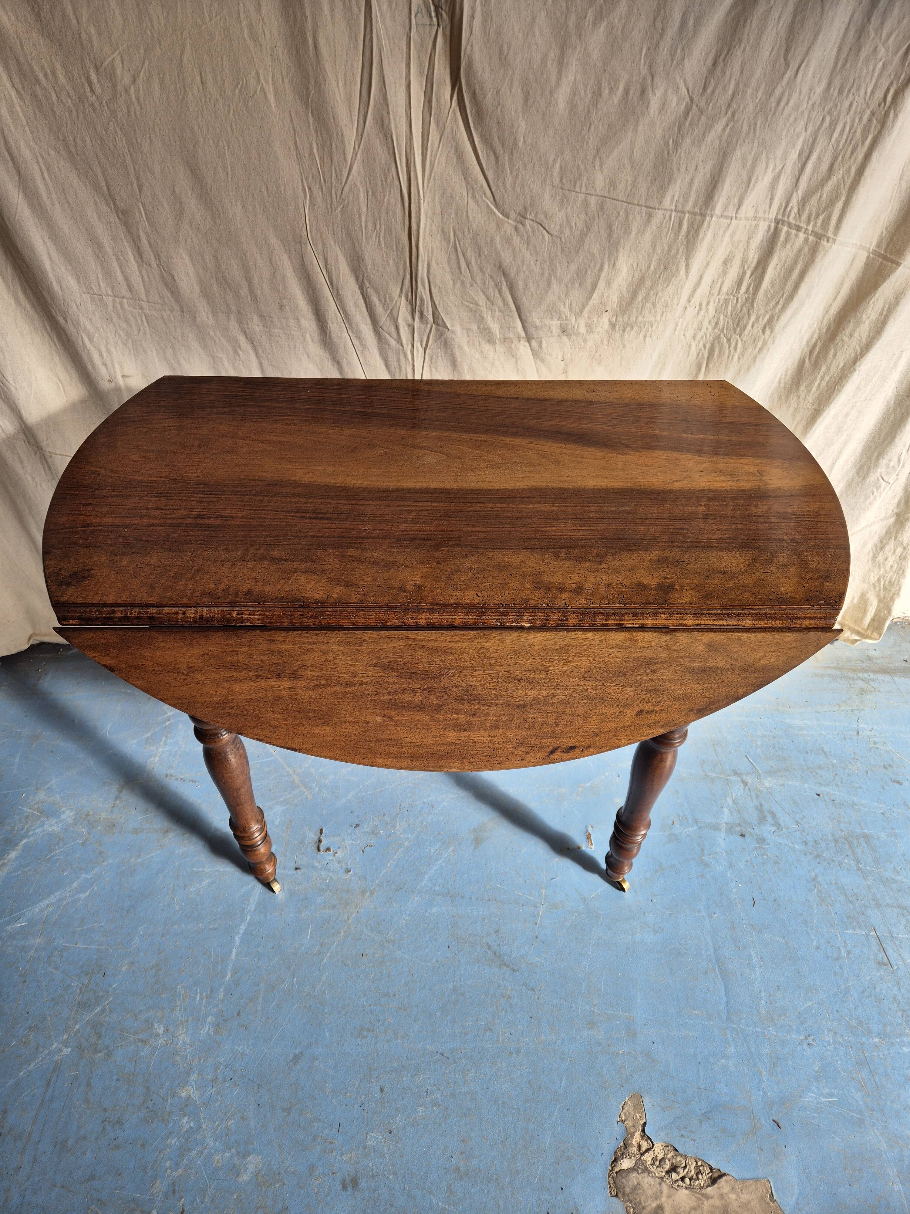 Rectangle/round table