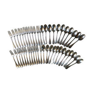 Ménagère en métal