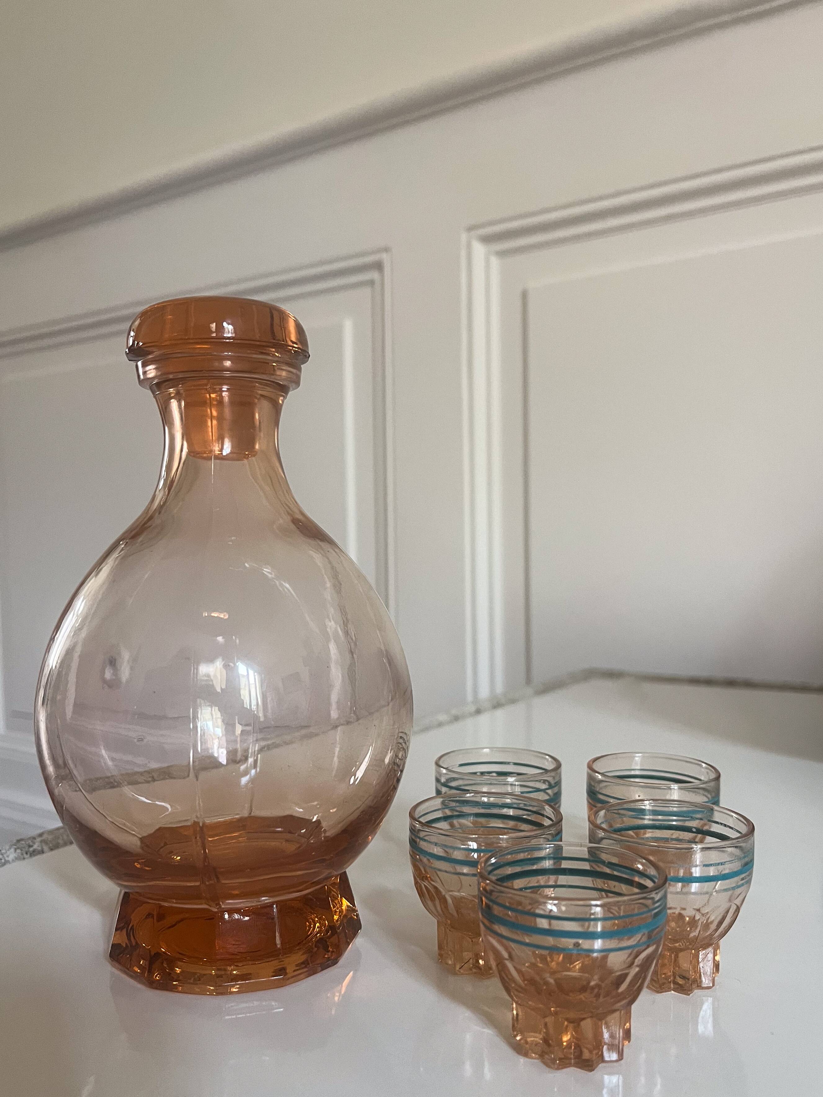Carafe and liquor glass service