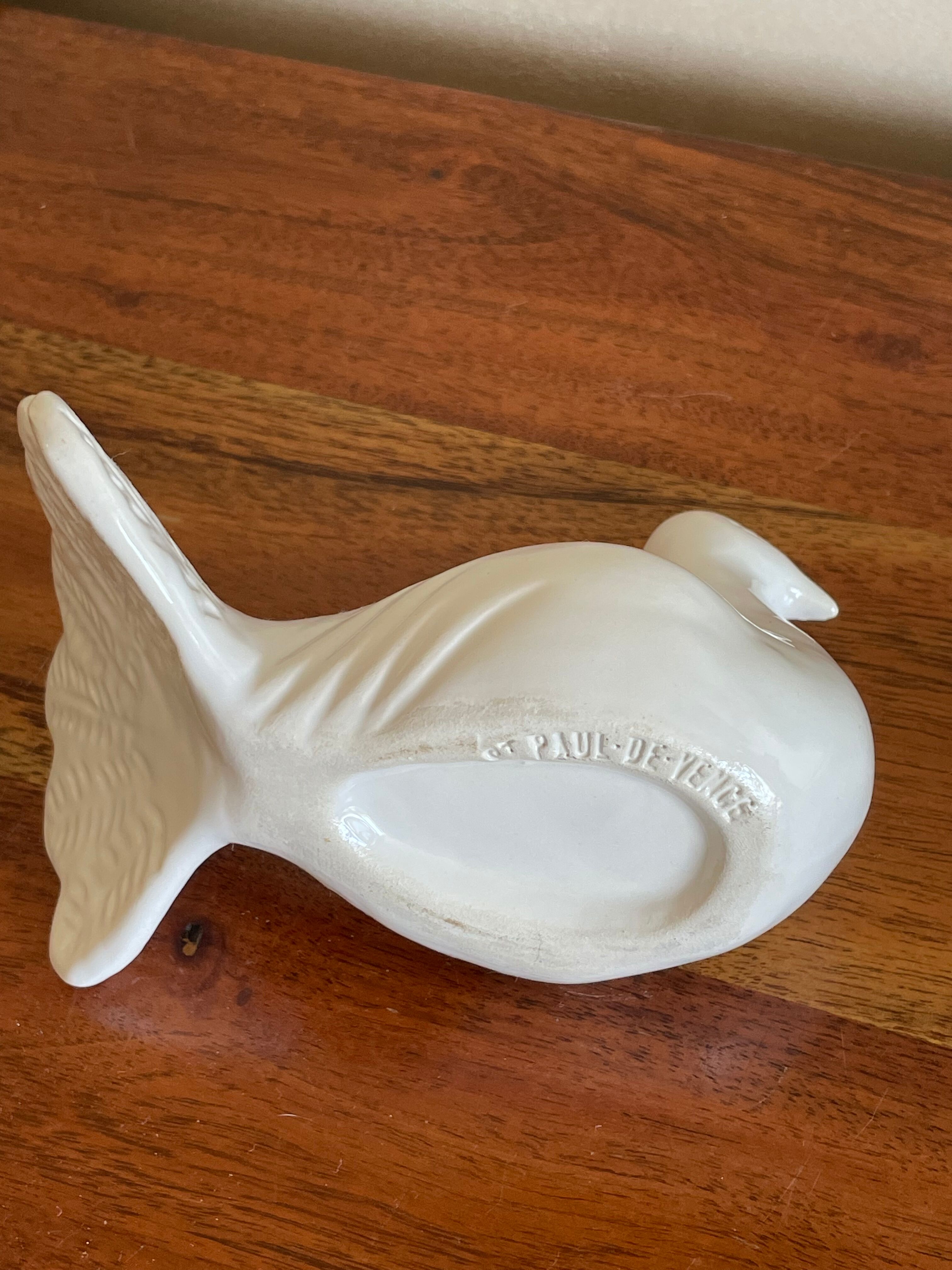 Dove stings flowers St Paul de Vence