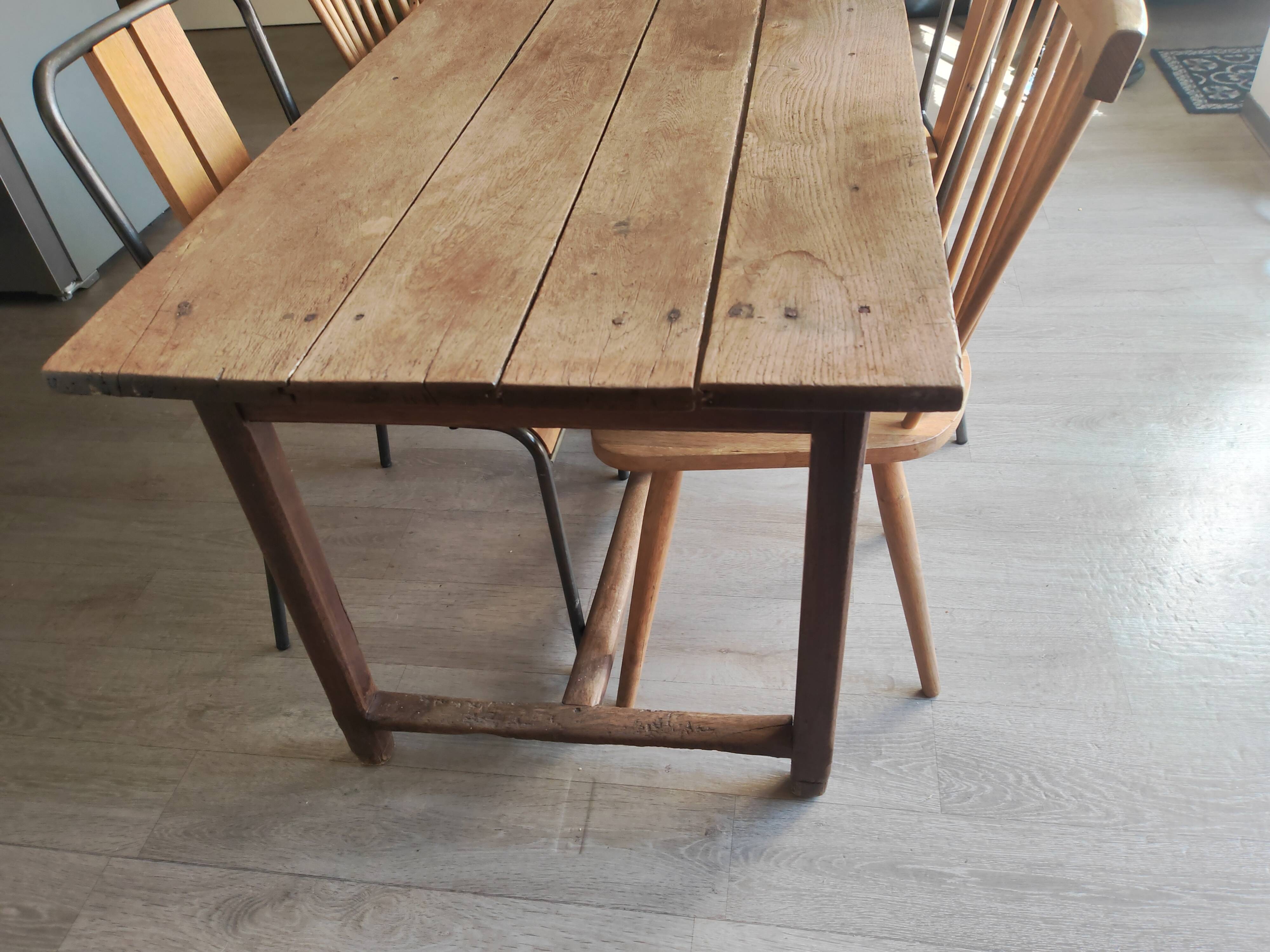 Farm table
