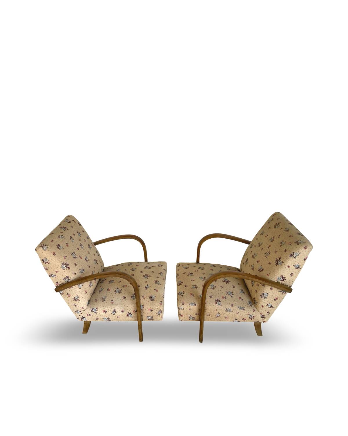 Ensemble de fauteuils Art Déco avec accoudoirs en hêtre arqués.