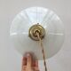 Paire de suspensions en opaline blanche