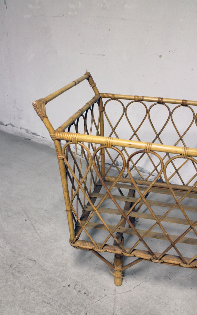 Children's crib bed in vintage 70s rattan