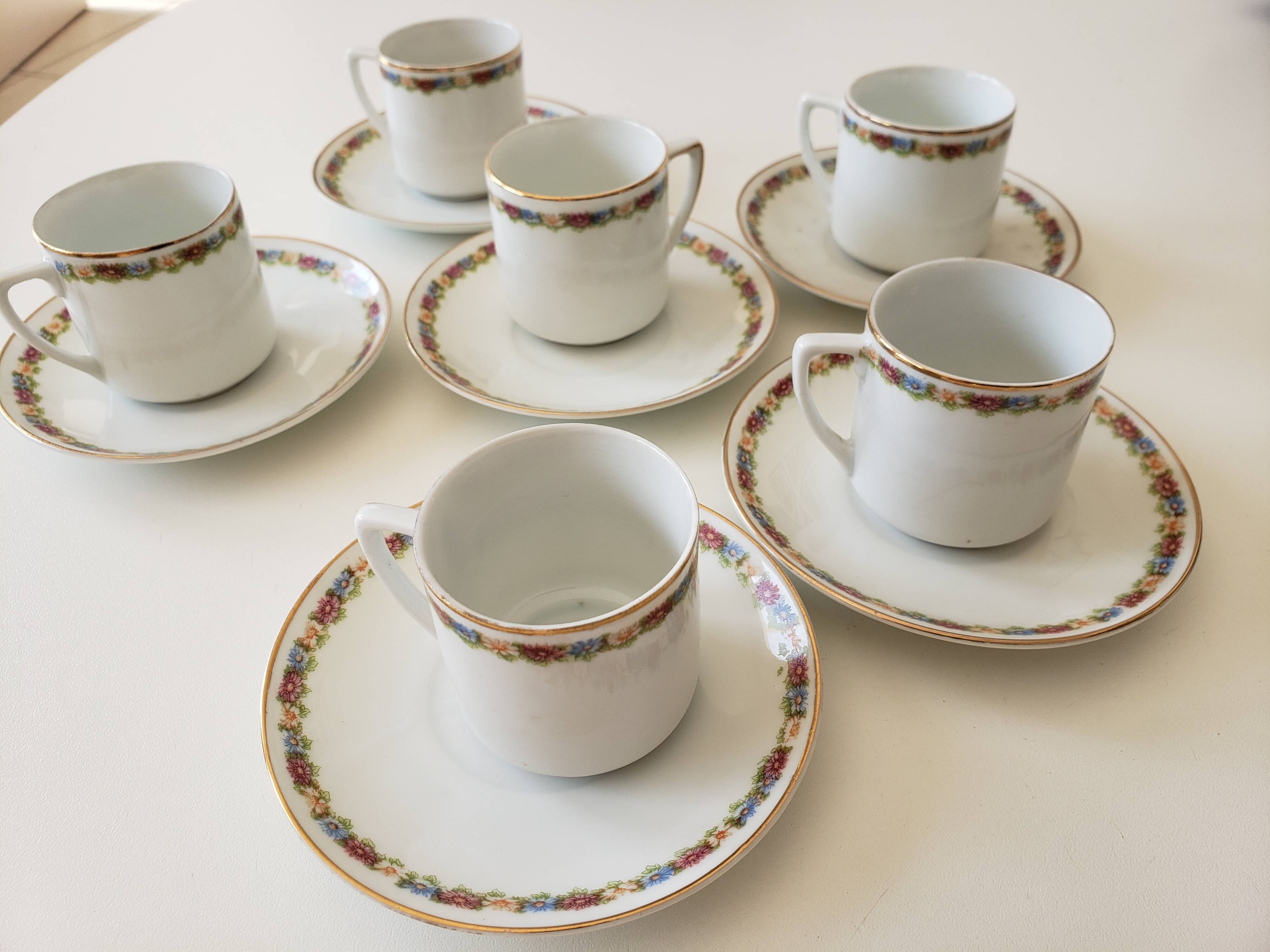 Set of 6 porcelain coffee cups