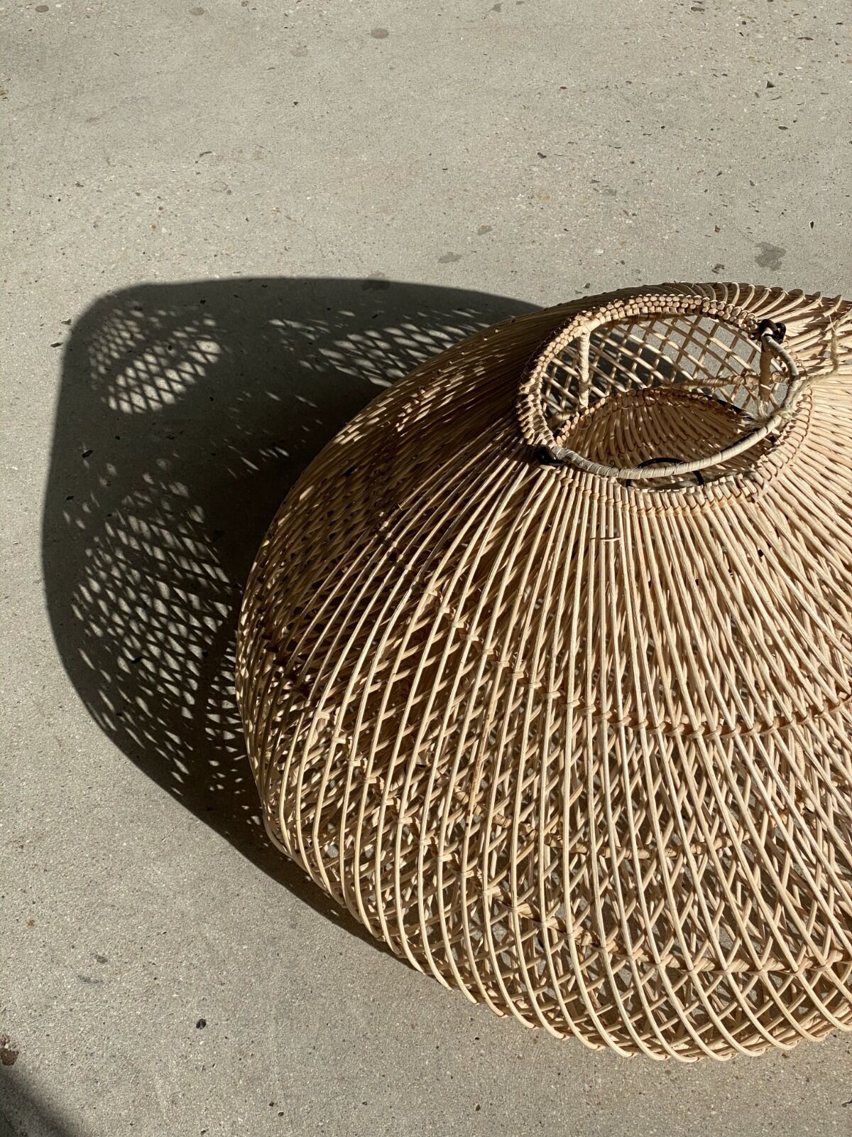 Small rattan lampshade in the shape of a braided hat