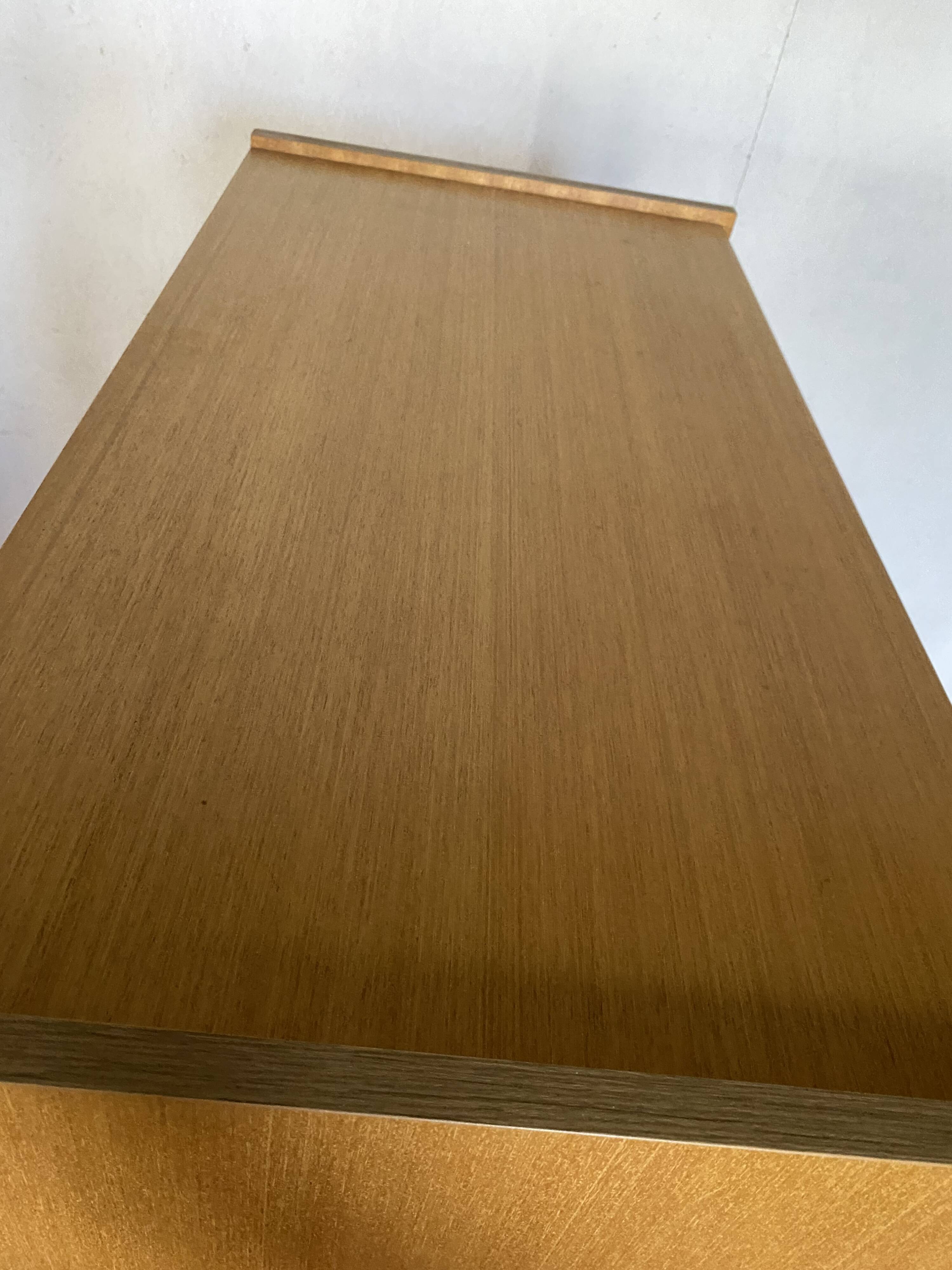 Small showcase bookcase 1950/1960