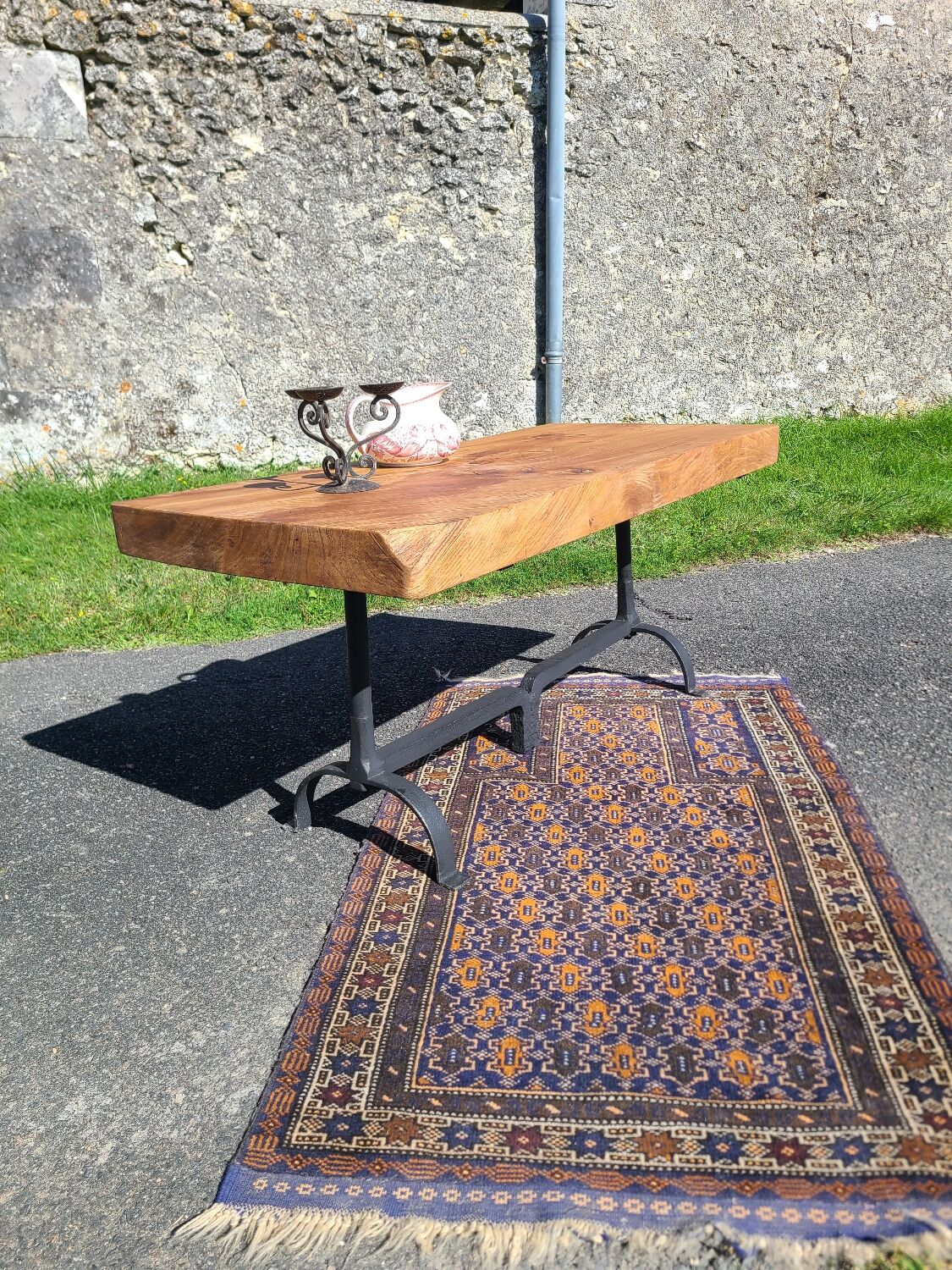 Table basse brutaliste, art populaire année 20