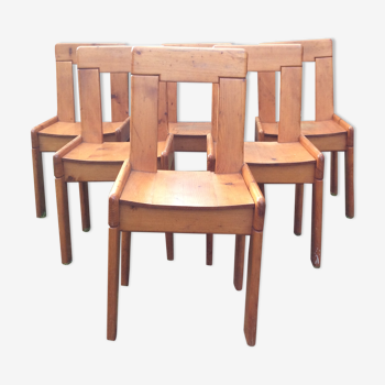 Set of 6 vintage chairs in solid pine.