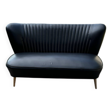Canapé cocktail mid-century noir en vinyle avec pieds en hêtre, banquette 2 places années 1950