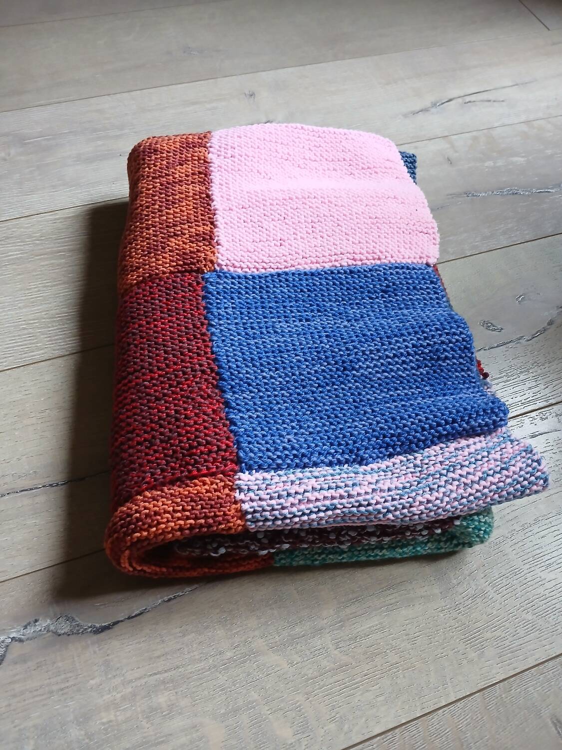 Plaid patchwork hand-knitted