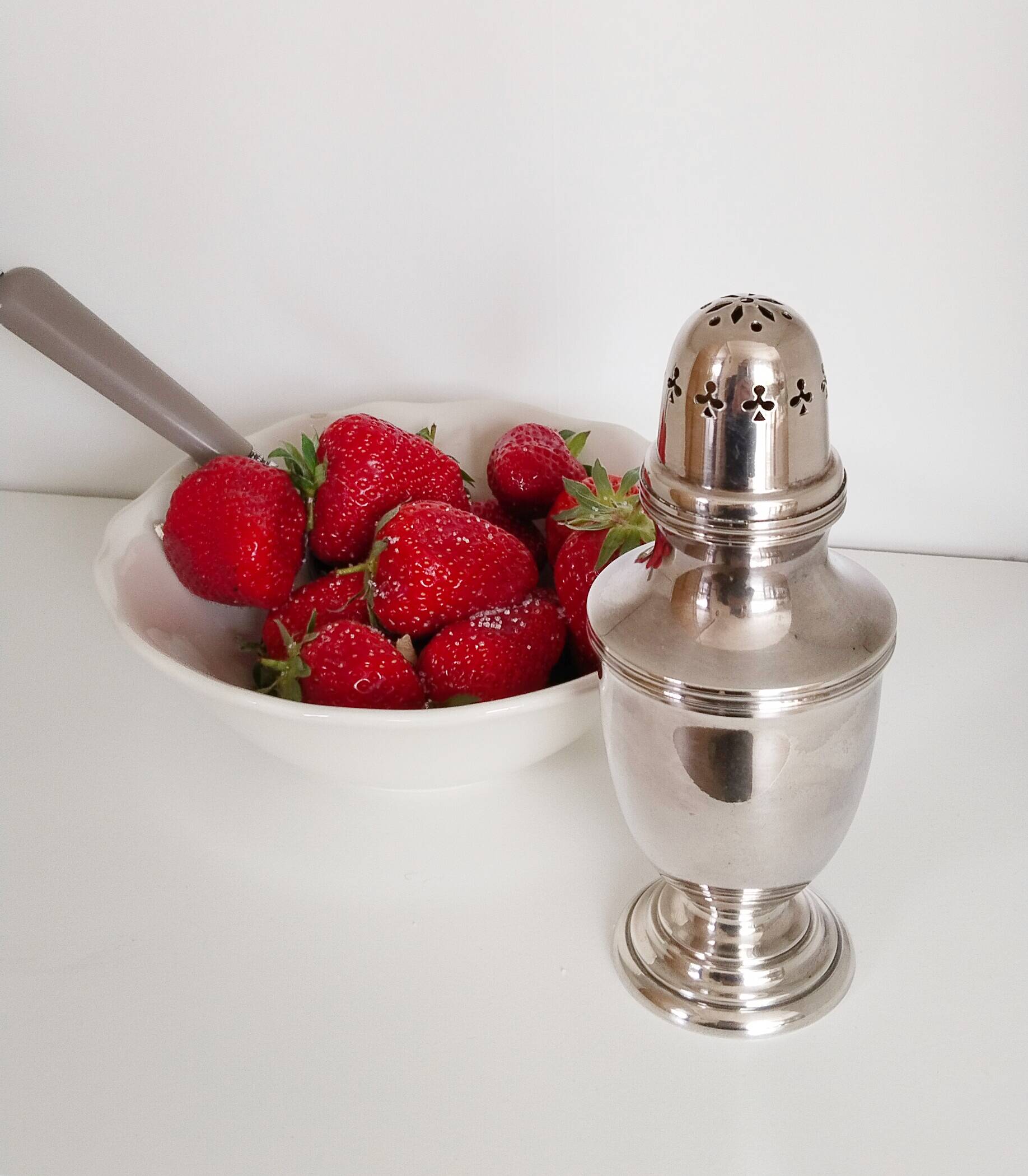 Silver-plated metal sugar shaker, sugar bowl