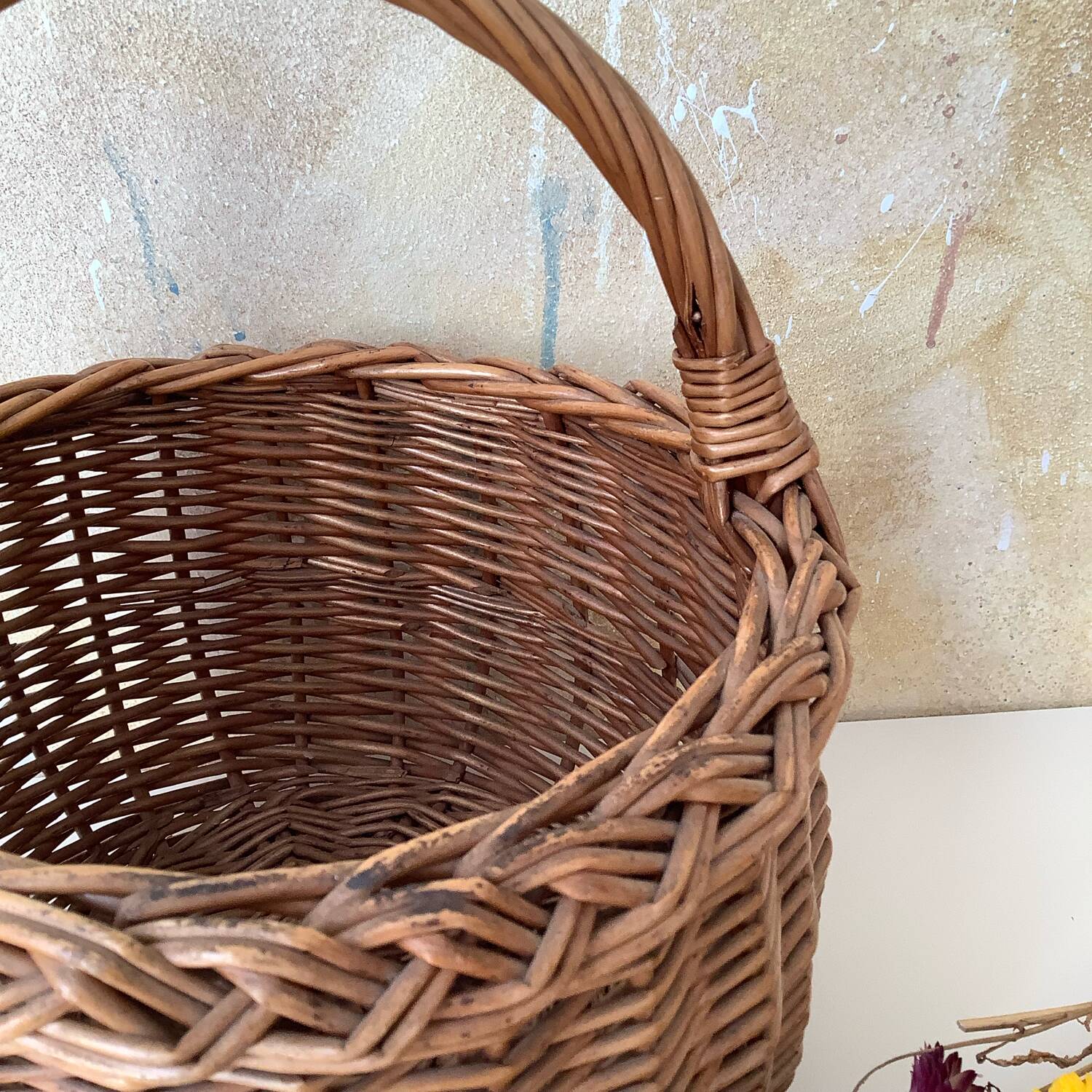 Small round basket