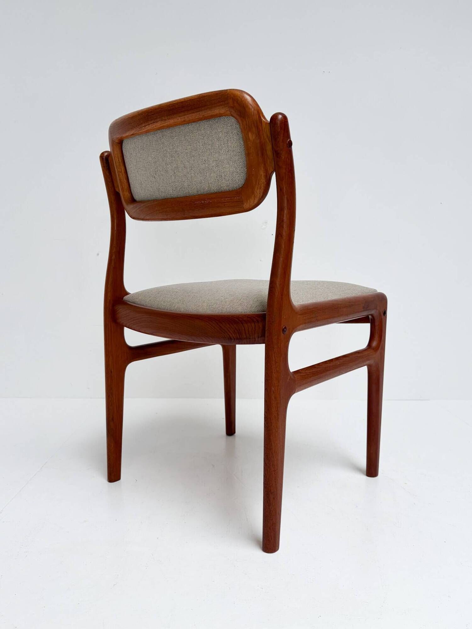 Set of 6 Danish design chairs by Johannes Andersen for Uldum, 1960s