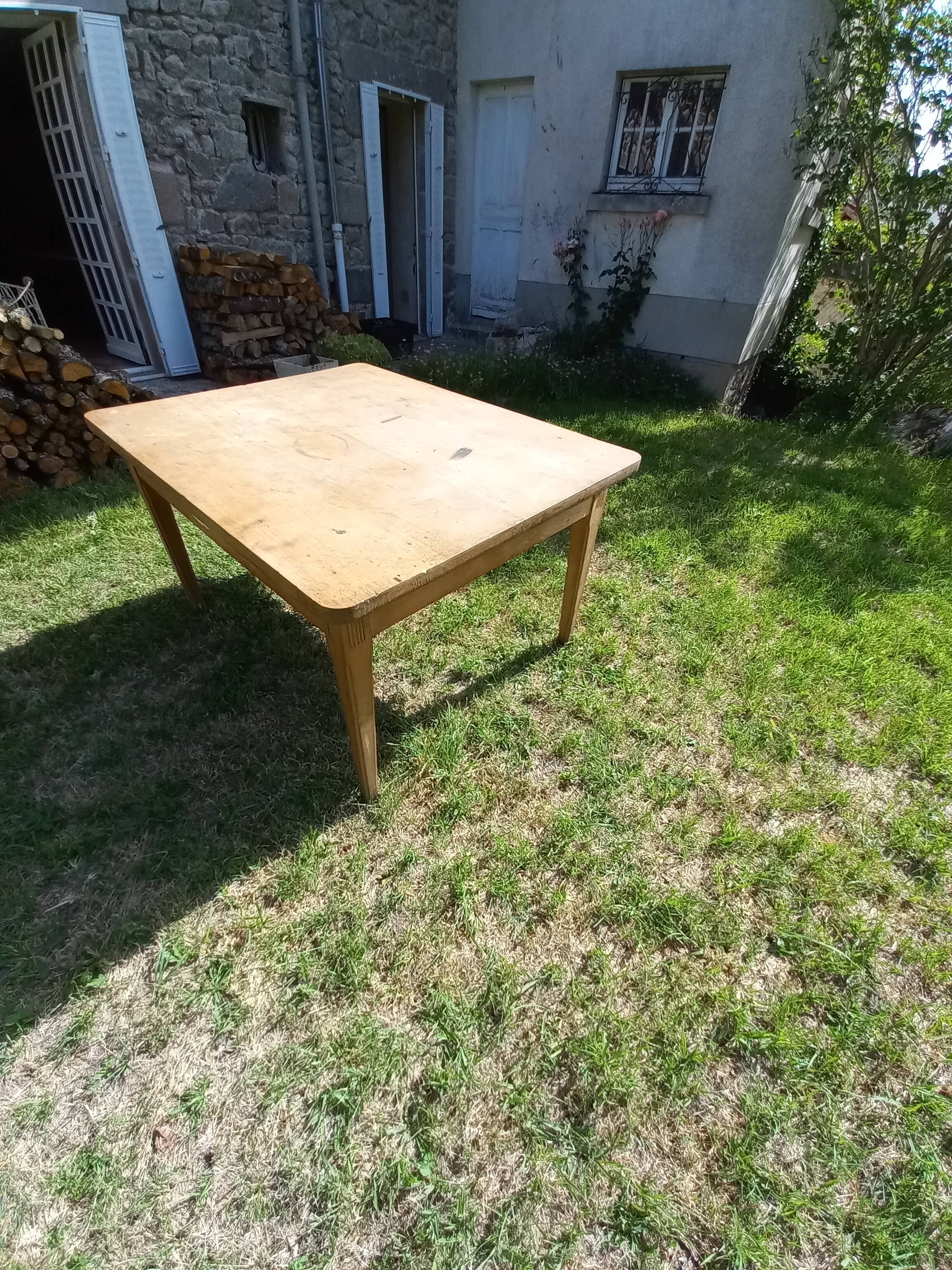 Firm table spindles feet 128cm