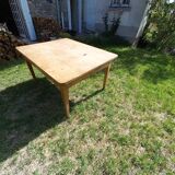 Firm table spindles feet 128cm