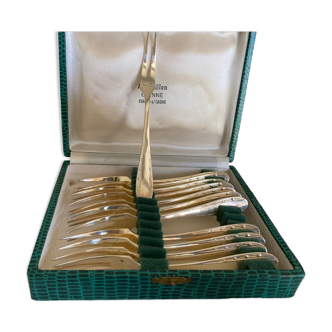 Coffret métal argenté de fourchettes à escargots