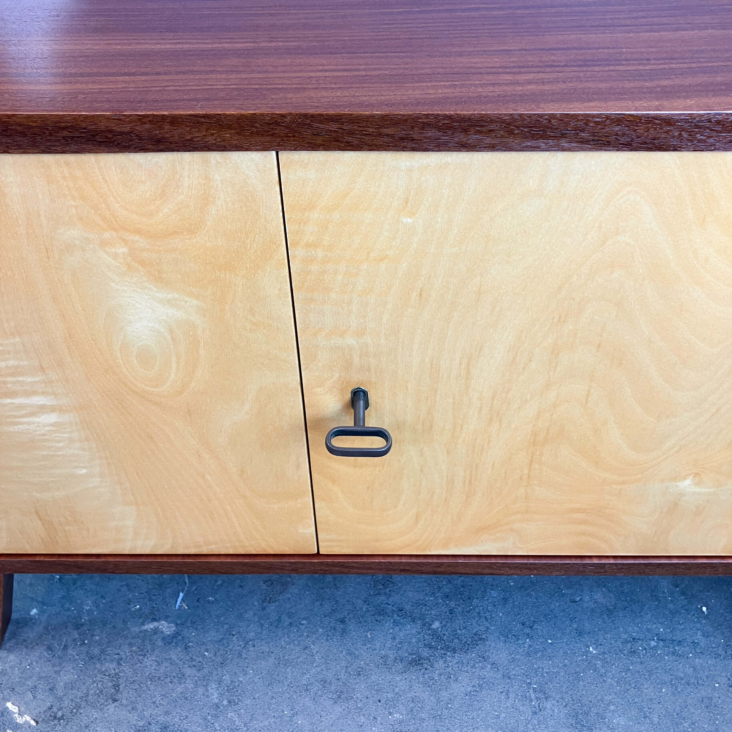 Lowboard, petit meuble de hall avec tiroirs, érable rayé, années 1960