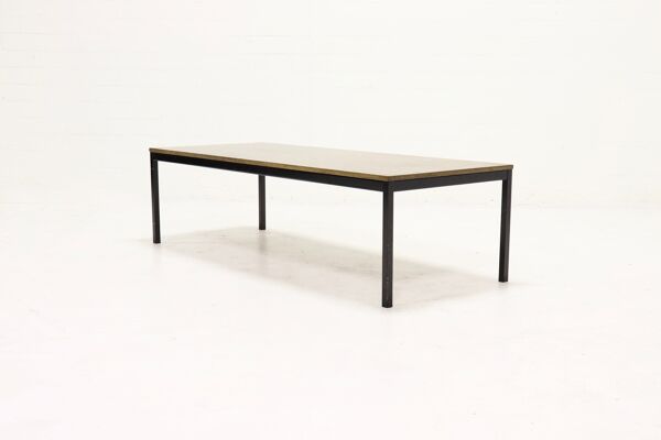 Table basse en wengé de la série Spectrum kw par Martin Visser dans les années 1960.