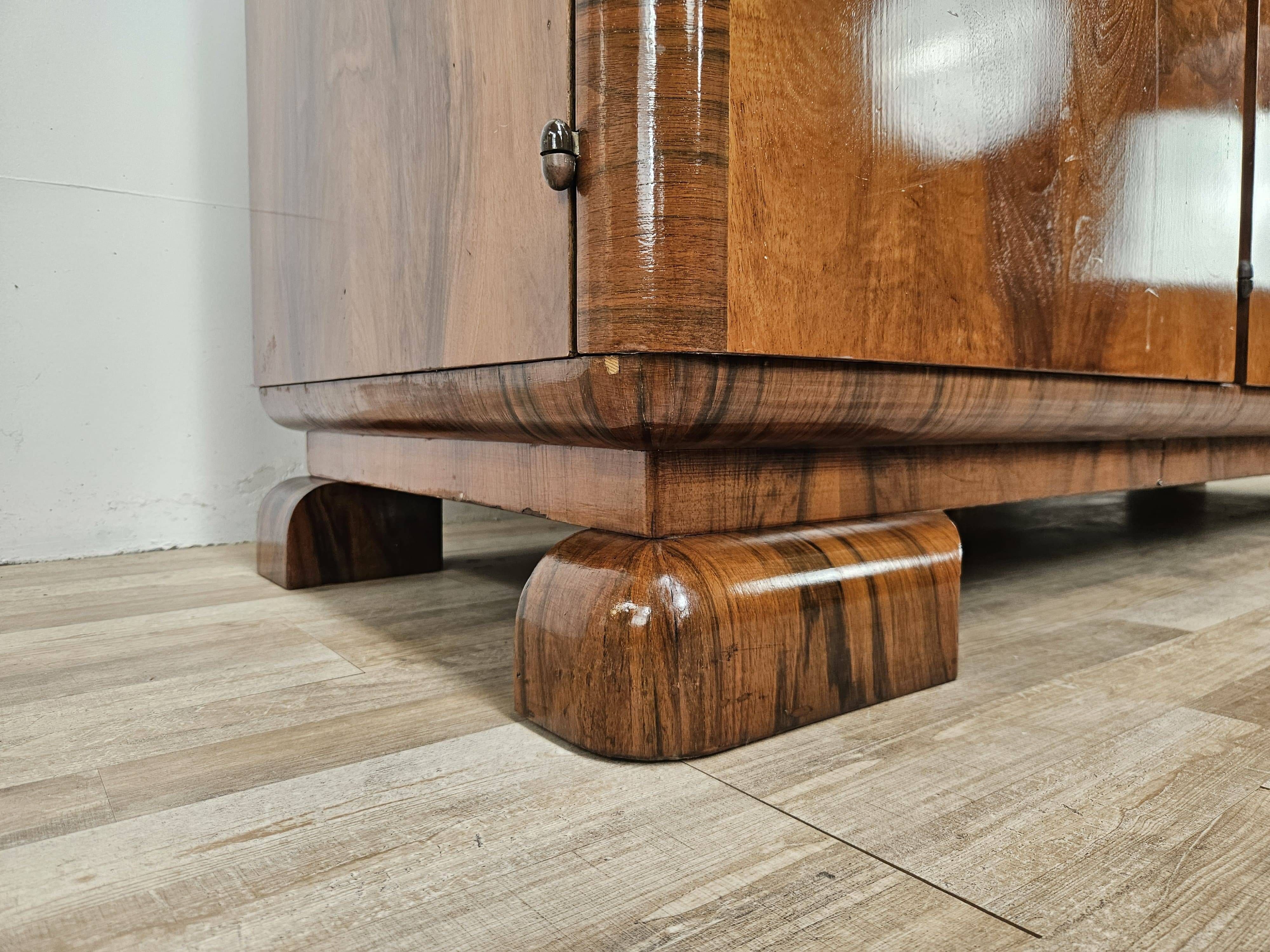 French Art Decò sideboard in walnut, 1940