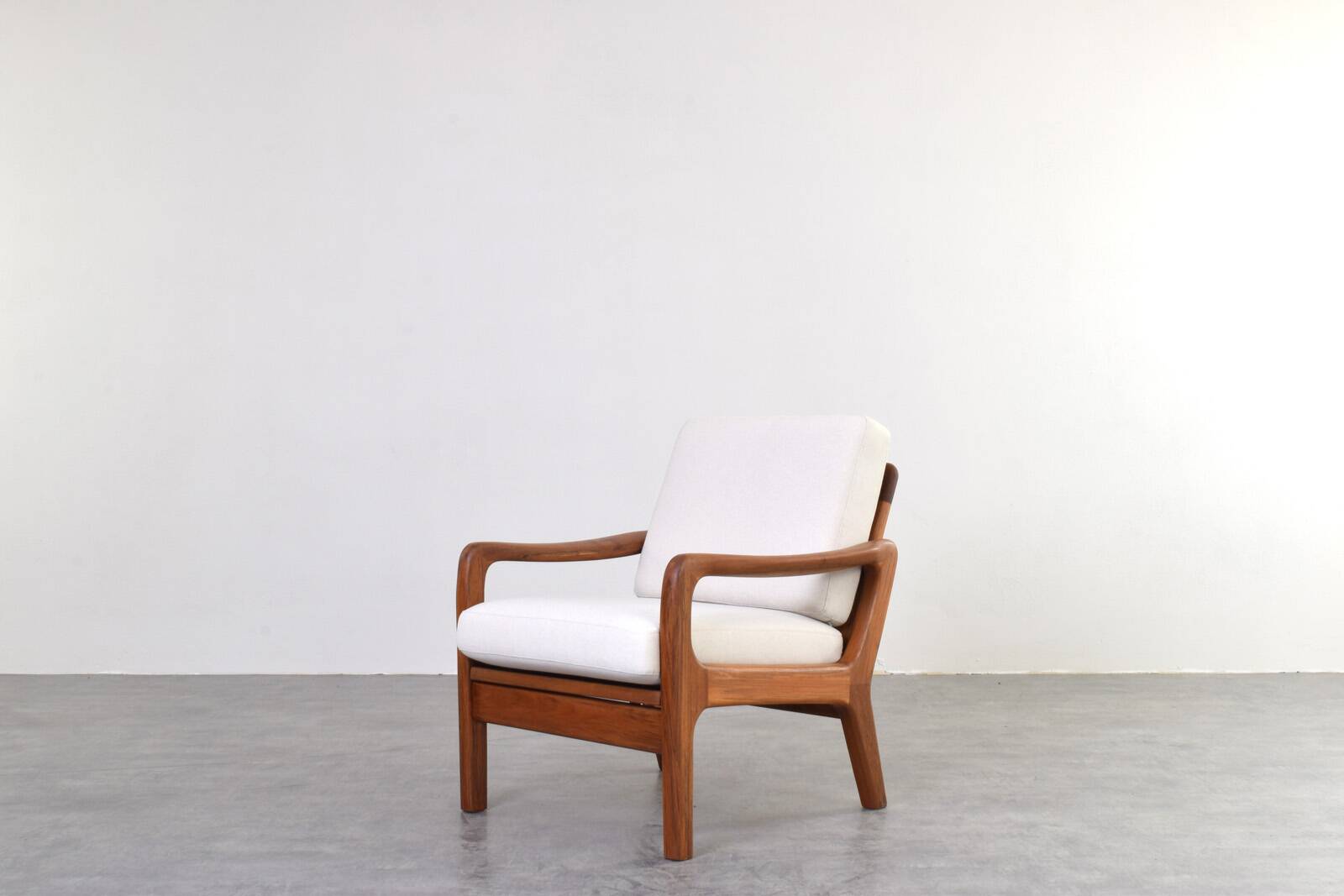 Lounge chair by Juul Kristensen and danich teak lounge chair, set of 2