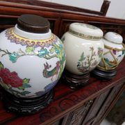 China porcelain lot 3 pots lid and wooden supports