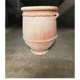 Earthen pot