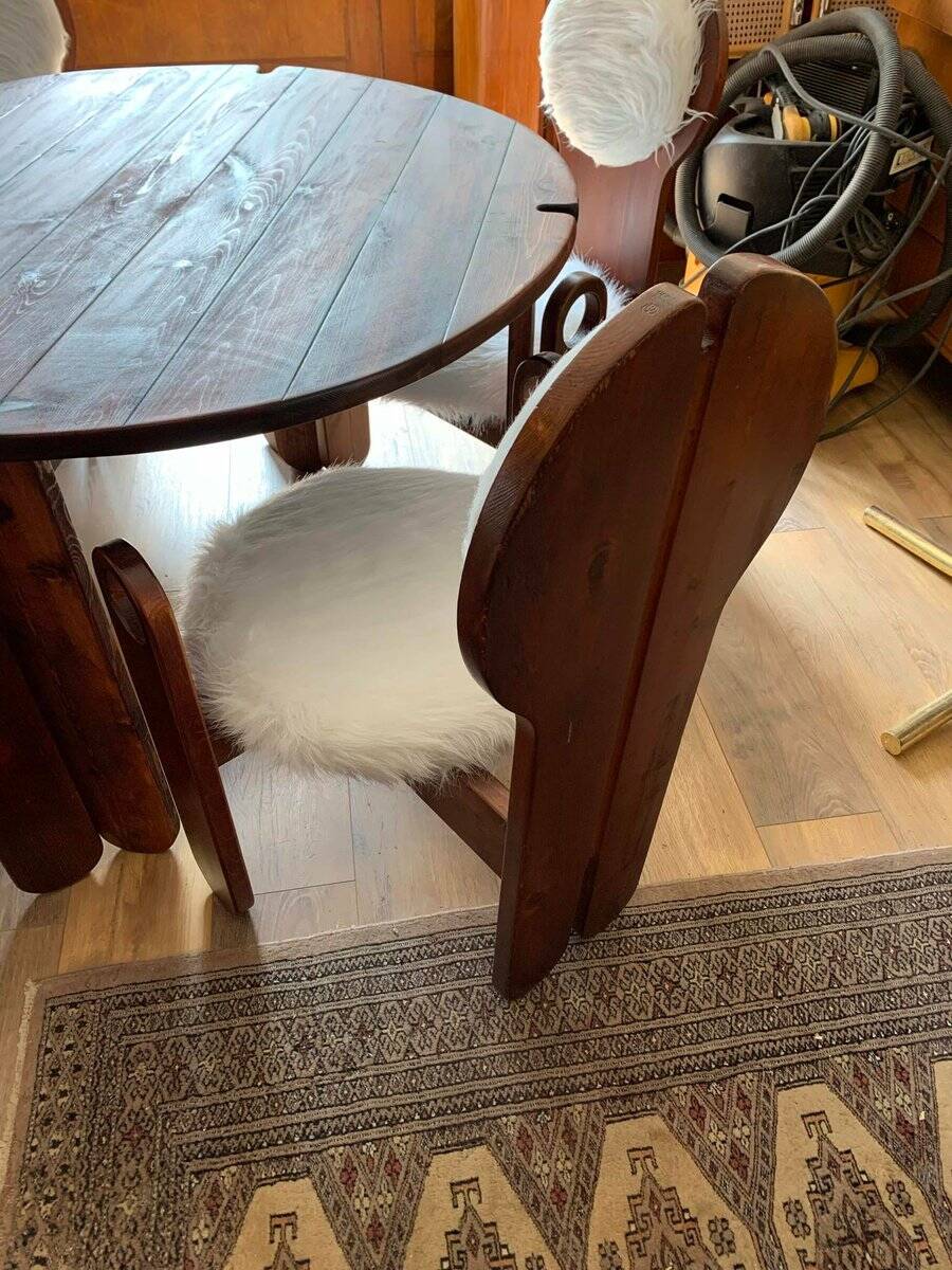 Vintage 5-piece Szedleczky set in wood with white covers, round table Ø112 cm.