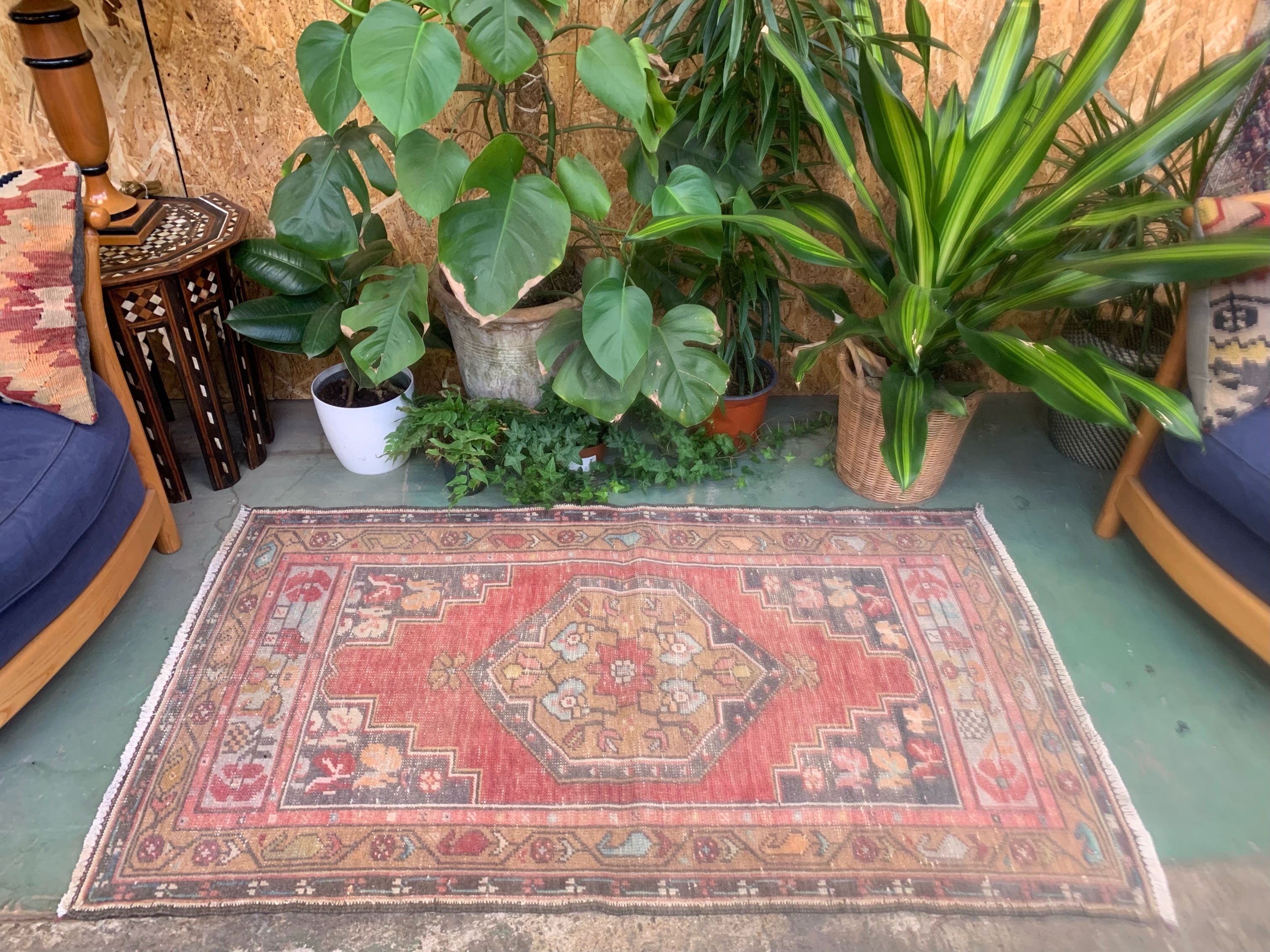 Vintage turkish oushak rug 150x87 cm carpet