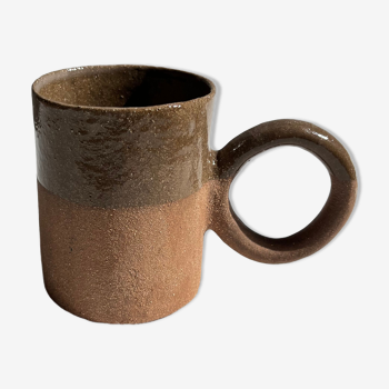 Iconic round handle cup muscovado - Léa Baldassari